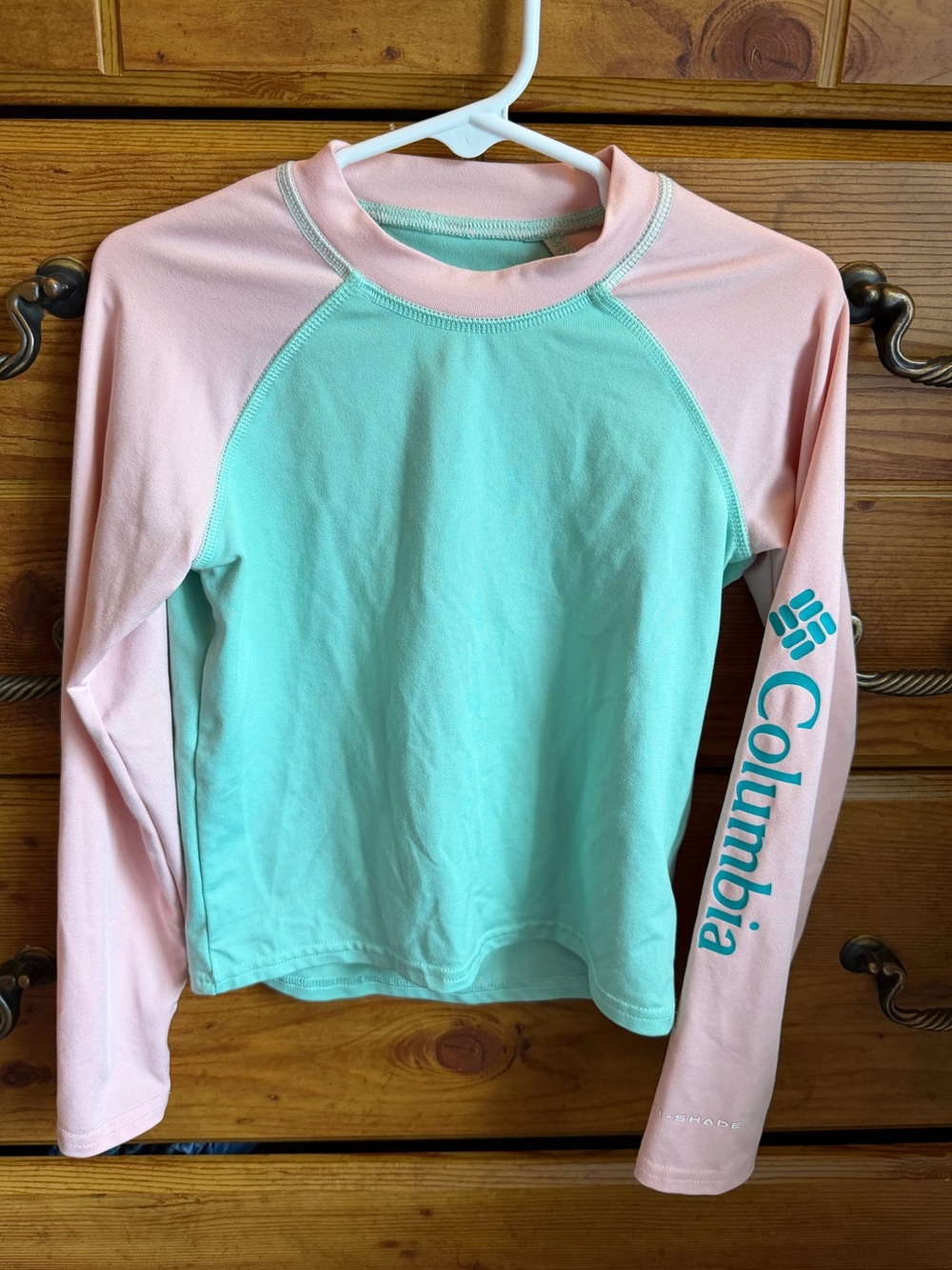 Columbia Mint Green and Light Pink Long Sleeve Rash Guard size 4/5